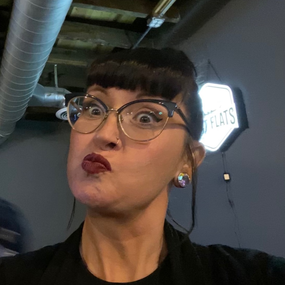 Meet your Posher, Jenelle